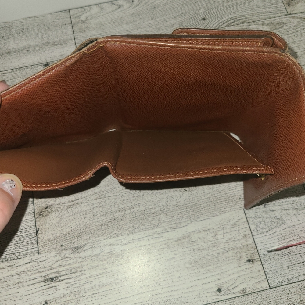 Authentic Louis Vuitton Wallet Coin Purse Brown Tan Leather - Picture 10 of 15